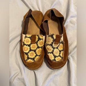 Ariat women’s sunflower sneakers sz 11